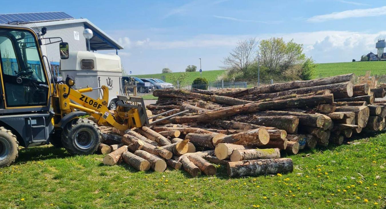 Brennholzhandel | Leistungen | Kaiser Landtechnik - By Kaiser Präzisionsteile