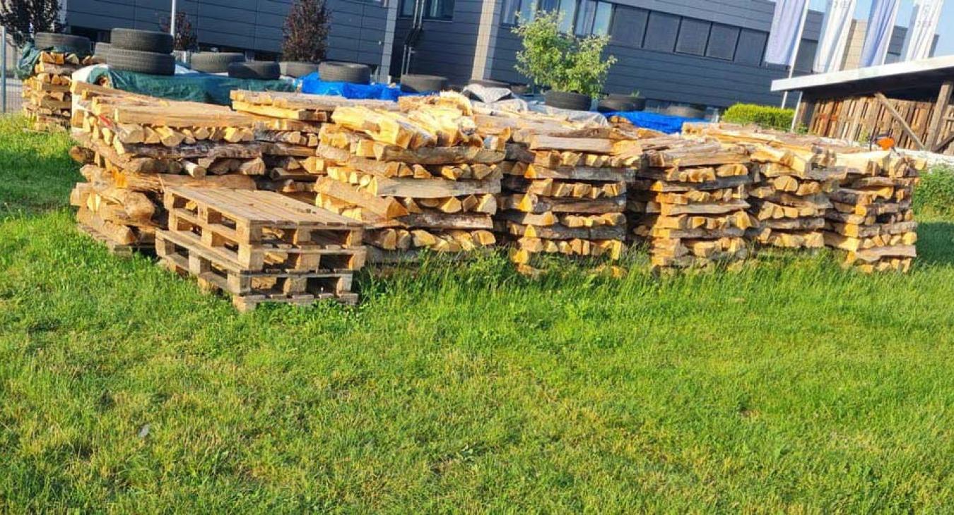 Brennholzhandel | Leistungen | Kaiser Landtechnik - By Kaiser Präzisionsteile
