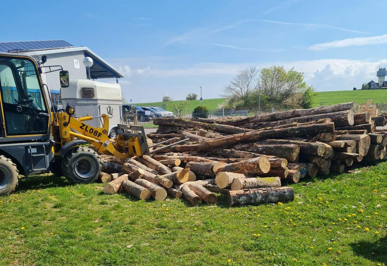Brennholzhandel | Leistungen | Kaiser Landtechnik - By Kaiser Präzisionsteile